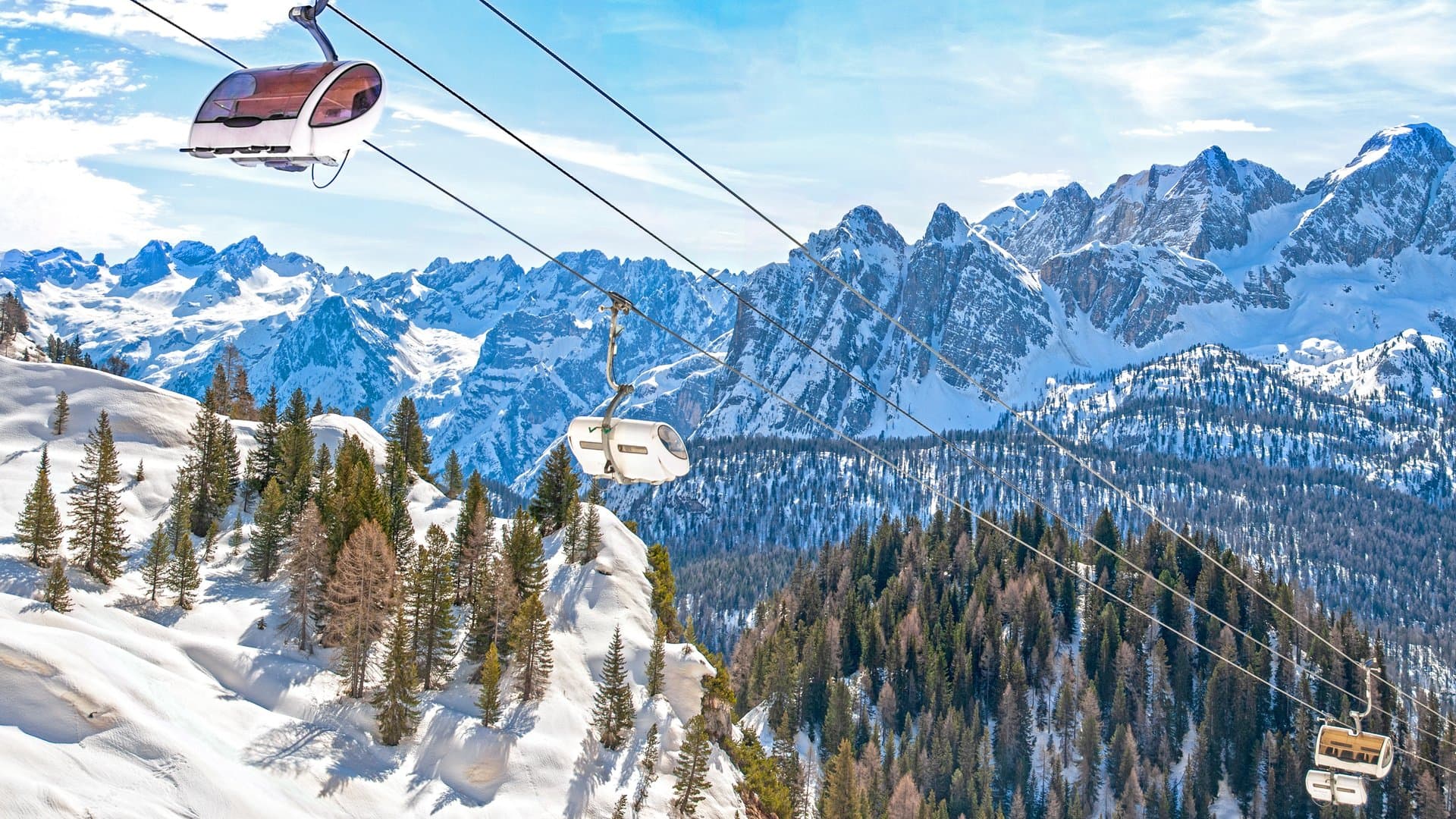 Im nördlichen Italien steigen die Olympischen Winterspiele.