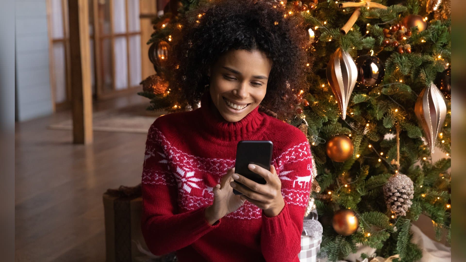 Während die einen besinnliche Worte schätzen, mögen es andere eher humorvoll: Diese 13 Zitate und Sprüche zu Weihnachten sind ideal, um lieben Menschen zum Fest einen WhatsApp-Gruß zukommen zu lassen - und bieten Inspiration für jeden Geschmack.