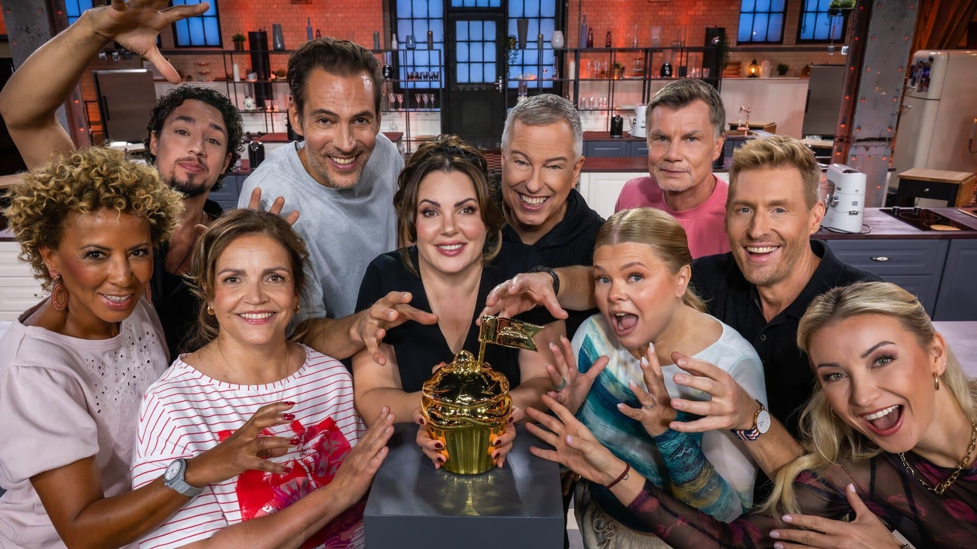 Wer kämpft in der Jubiläumsstaffel um den Titel "Deutschlands bester prominenter Hobbybäcker", den goldenen Cupcake und 10.000 Euro für einen guten Zweck?