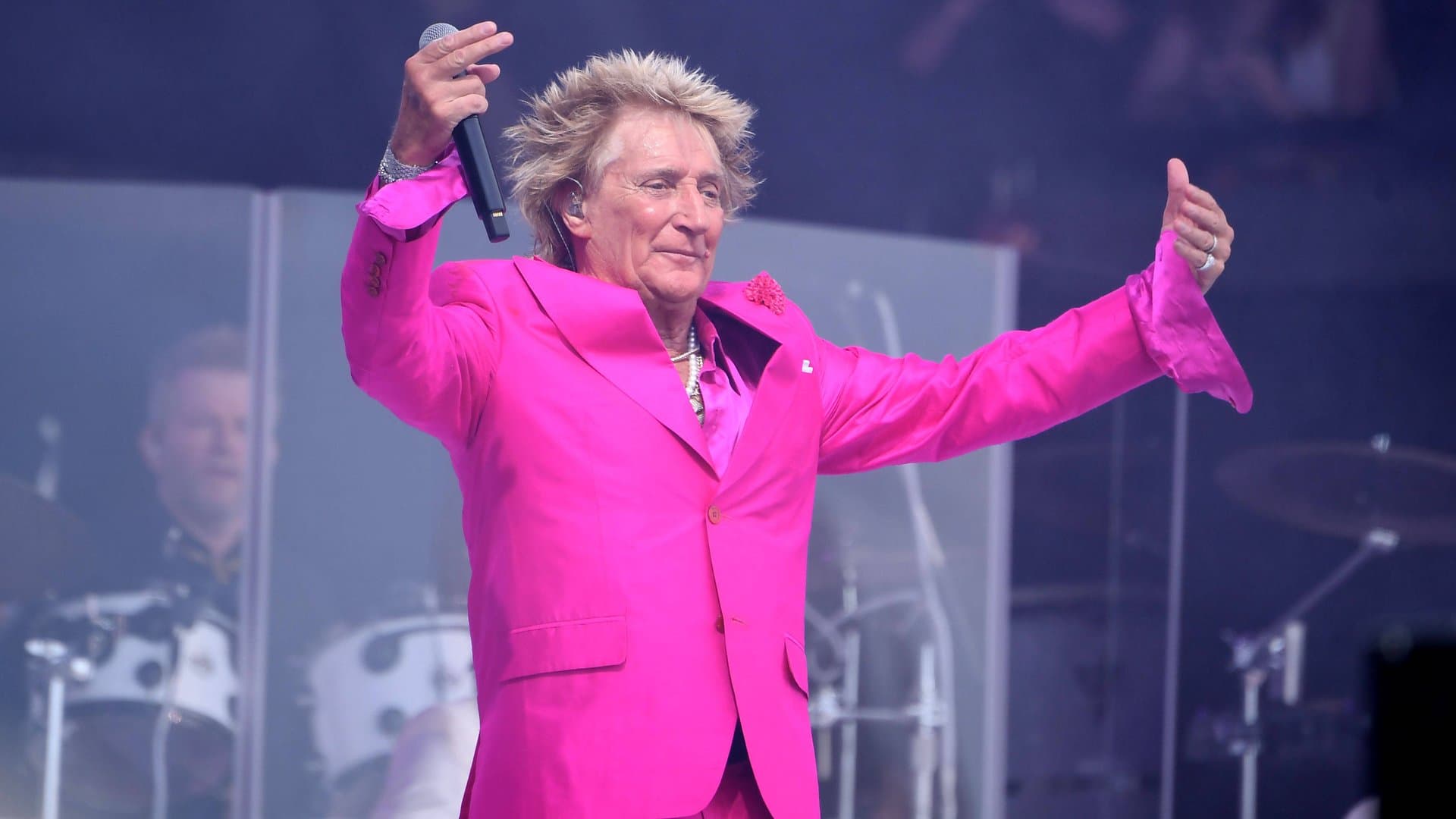 Sir Rod Stewart is currently on his "One Last Time" tour.