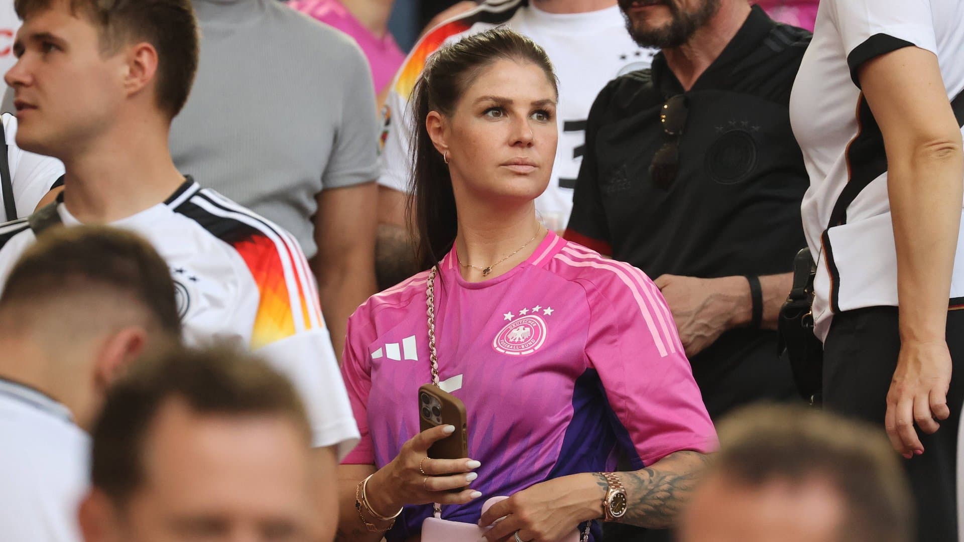 Lina Kimmich hat ihren Ehemann Joshua in der Vergangenheit schon häufig im Stadion unterstützt.
