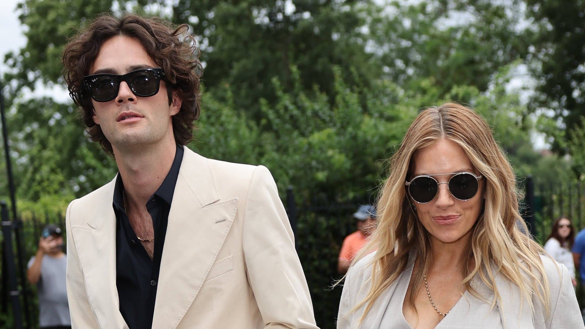 Sienna Miller und Oli Green am Samstag in Wimbledon.