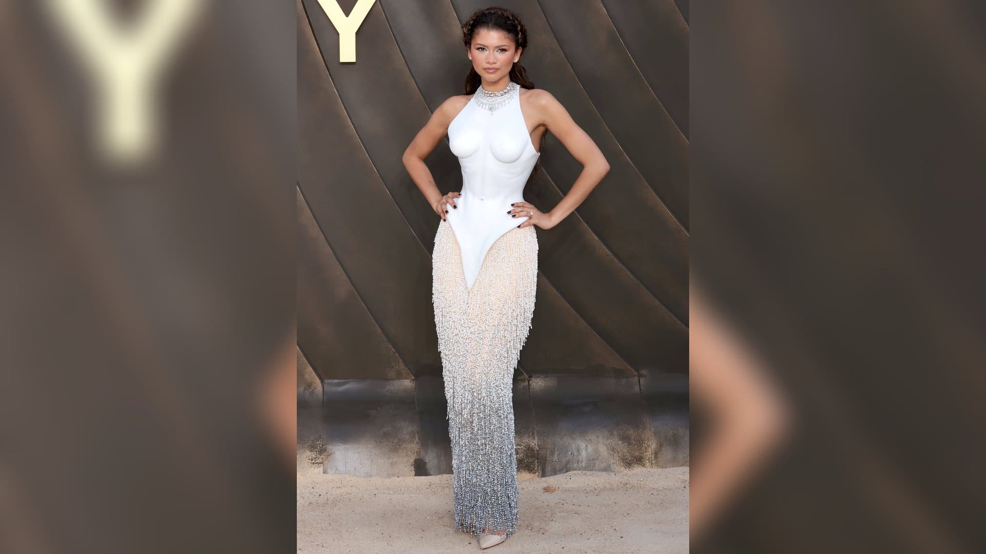 Zendaya bei der Londoner "Odyssey"-Premiere in ihrem Kleid aus Paris.