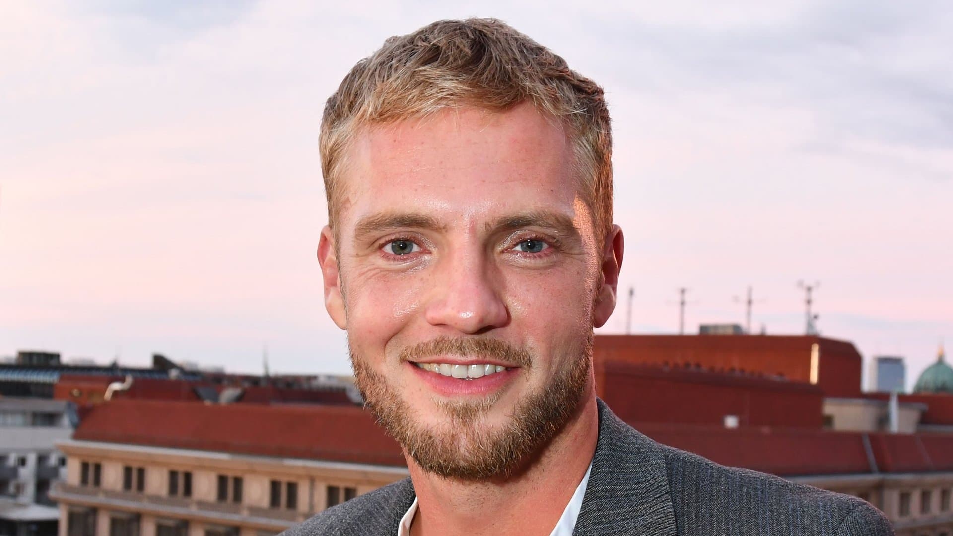 Niklas Osterloh has announced his separation from his wife.
