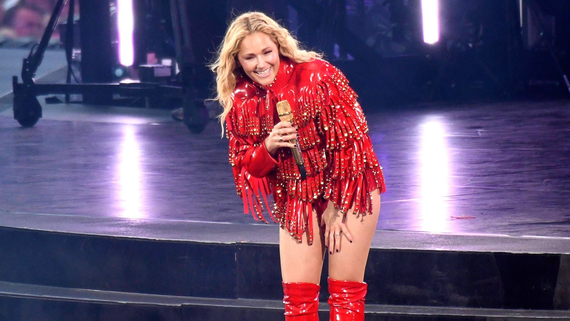 Helene Fischer at a concert during her "360° Stadion Tour" in Hannover.