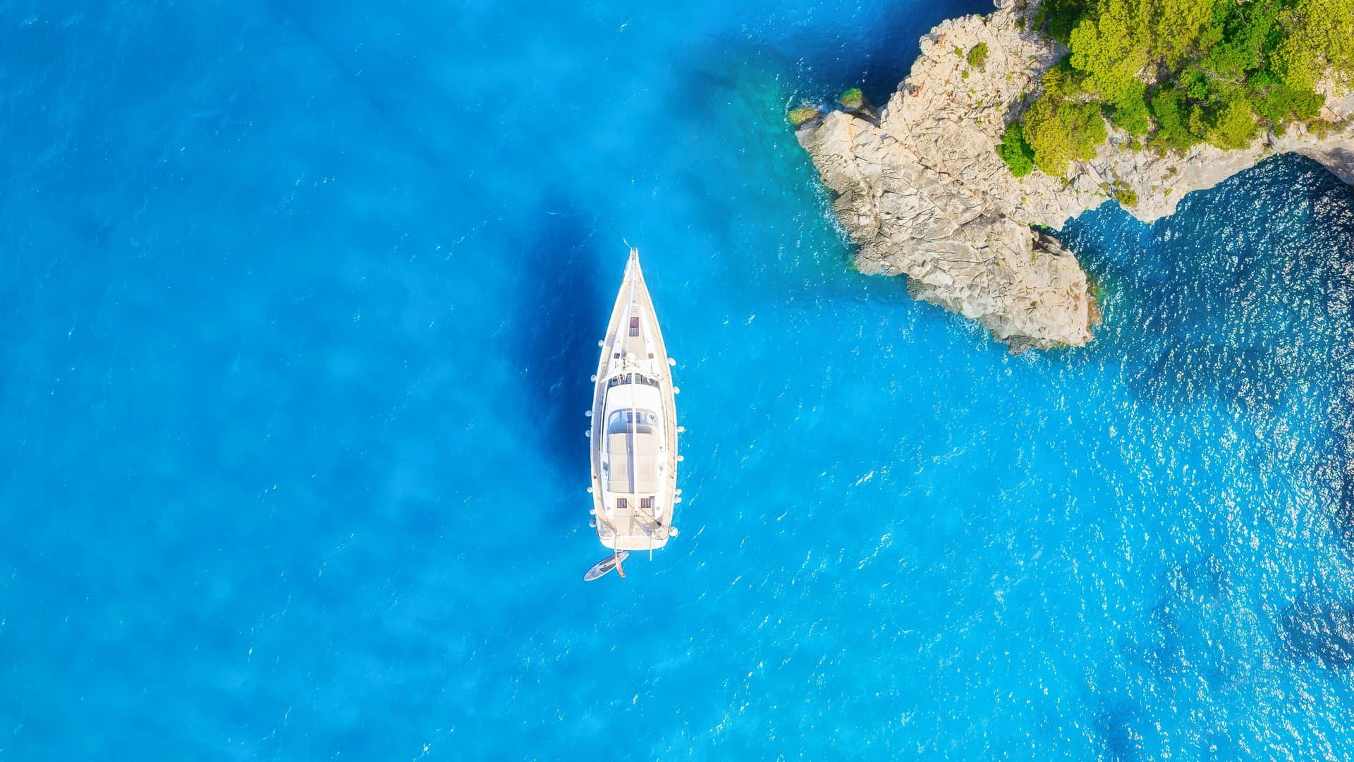 On a private yacht, you certainly won't encounter any fans!