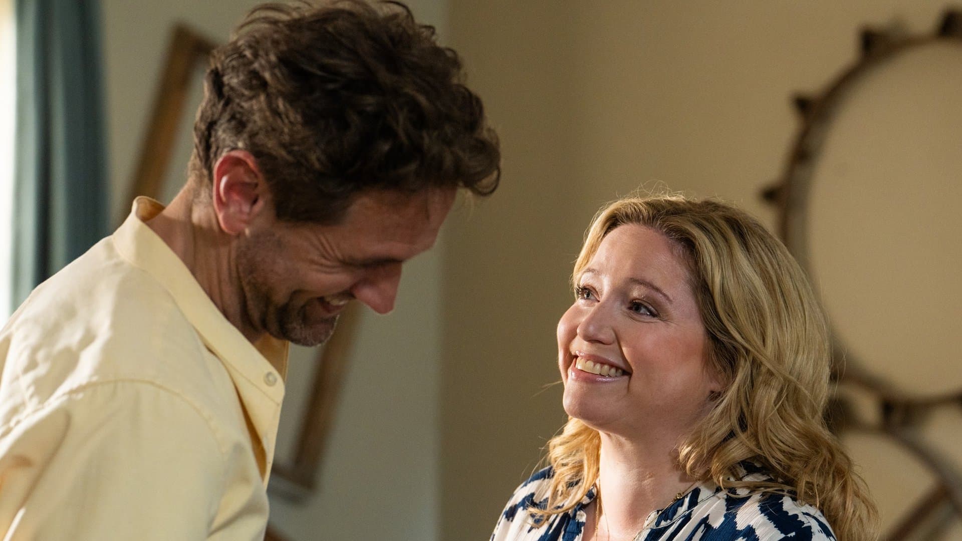 Flammen zwischen Fabian (Oliver Franck) und Sarah (Caroline Frier) etwa alte Gefühle wieder hoch?