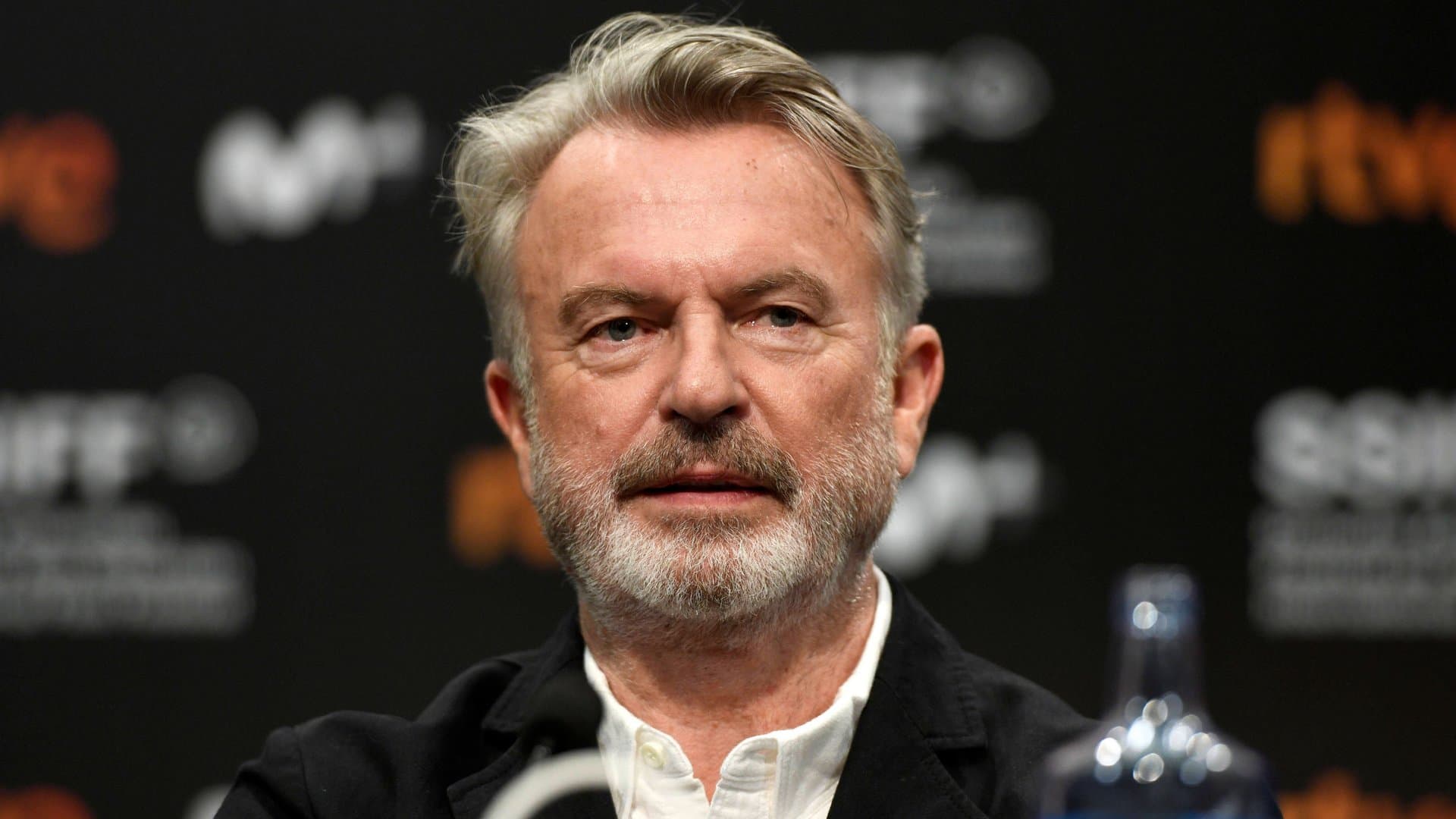 Sam Neill starb an einer Lungenentzündung. Das bestätigt nun seine Familie.