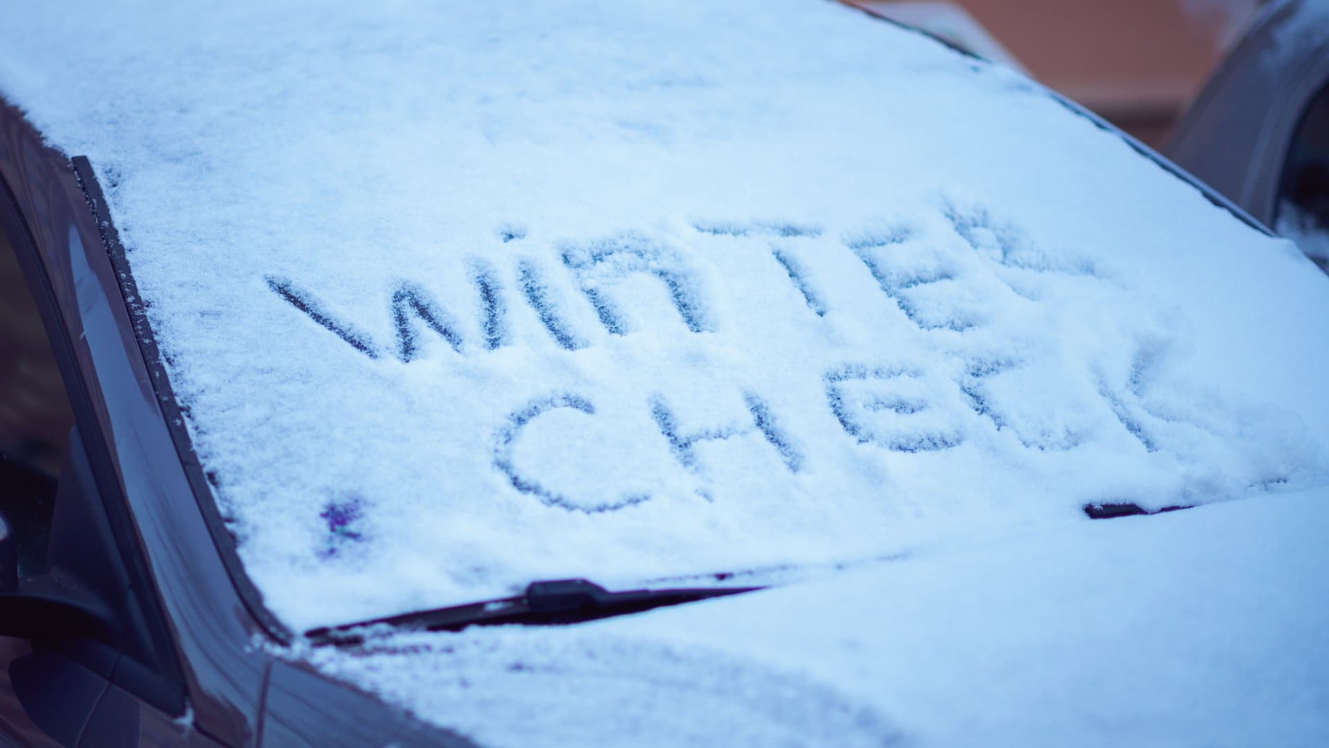 Wenn die Temperaturen fallen, braucht das Auto besondere Pflege, denn so manches Teil reagiert empfindlich auf Kälte. Mit diesen Vorbereitungen erwartet Autofahrer im Winter keine böse Überraschung.