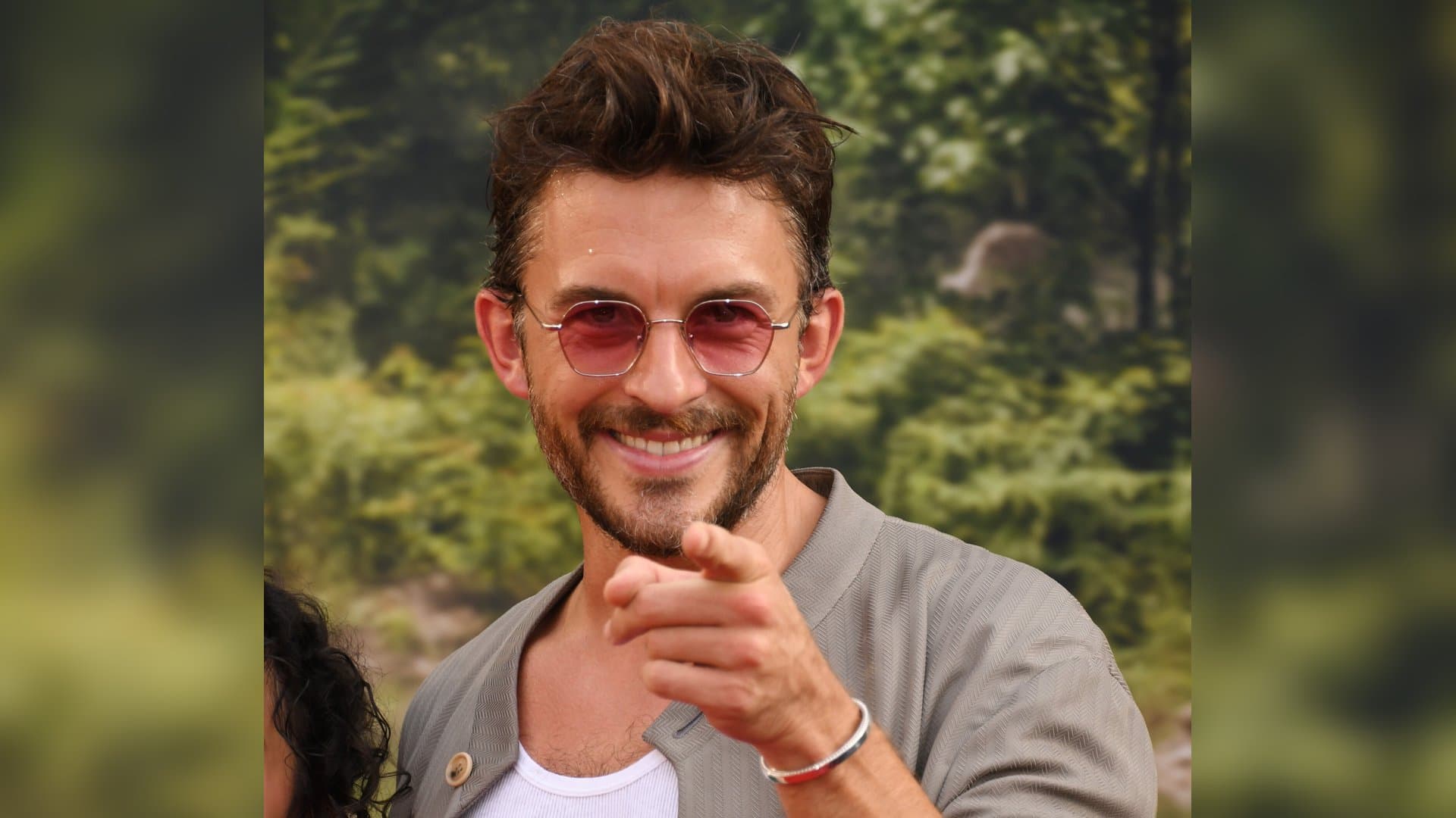 Schauspieler Jonathan Bailey ist der "Sexiest Man Alive 2025". Auch diese Stars wurden bereits mit dem Titel geehrt.