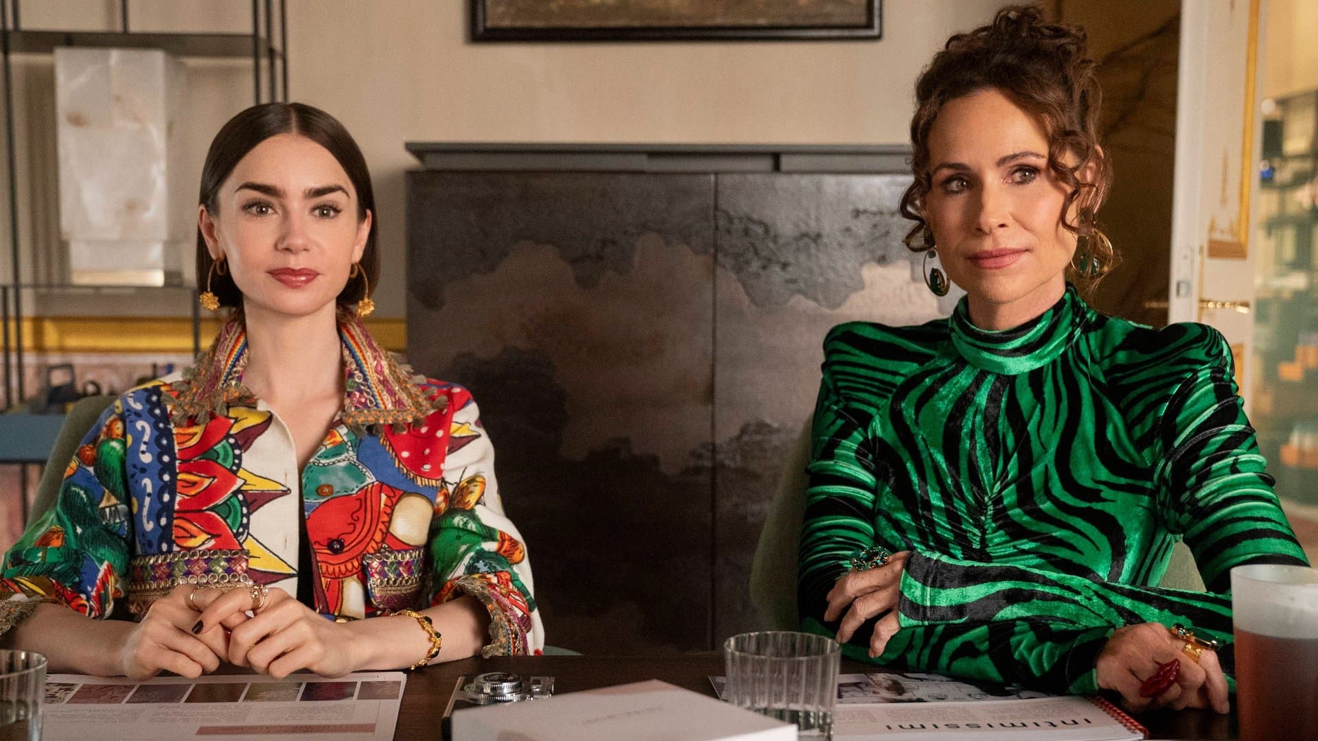 "Emily in Paris" with Lily Collins and Minnie Driver (r.) ends with the sixth season.