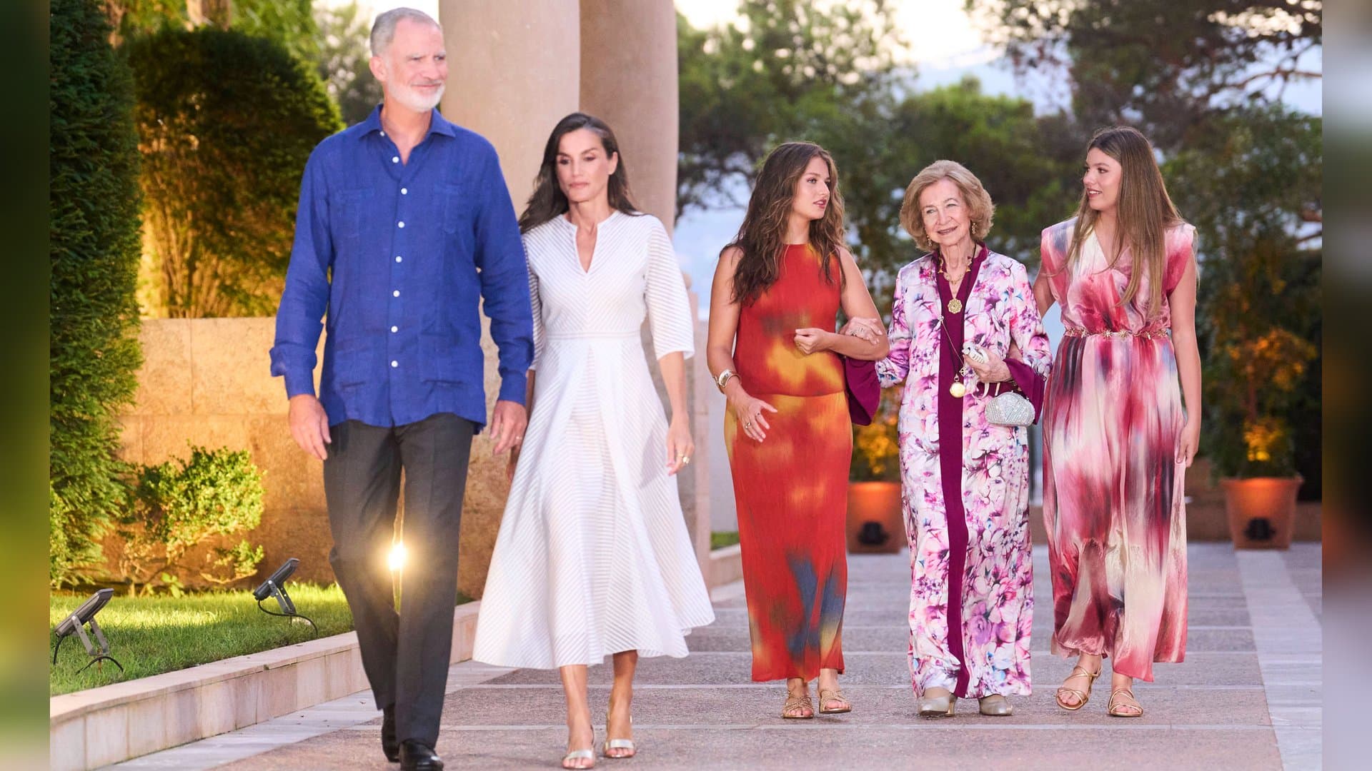 Three generations at the summer reception in Marivent: Felipe and Letizia with their daughters Leonor and Sofía together with grandma Queen Sofia.