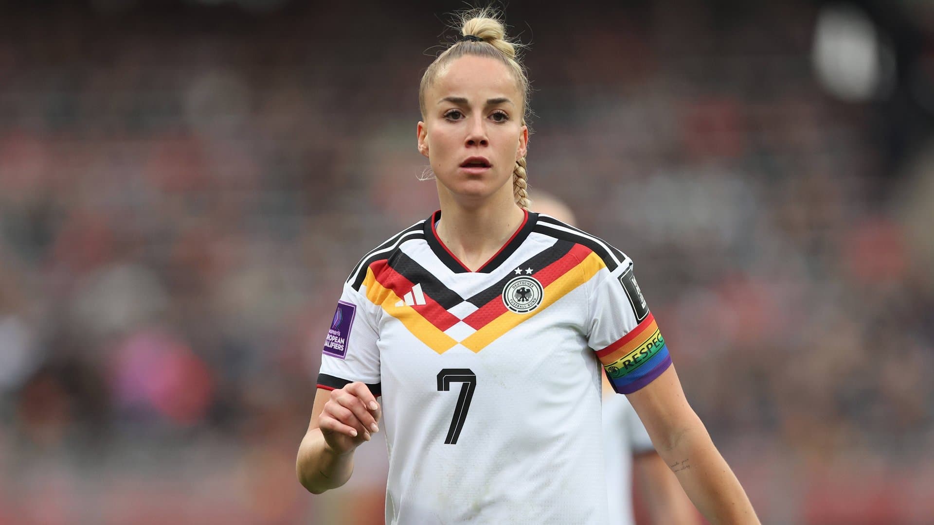 DFB-Kapitänin Giulia Gwinn ist wieder Single.