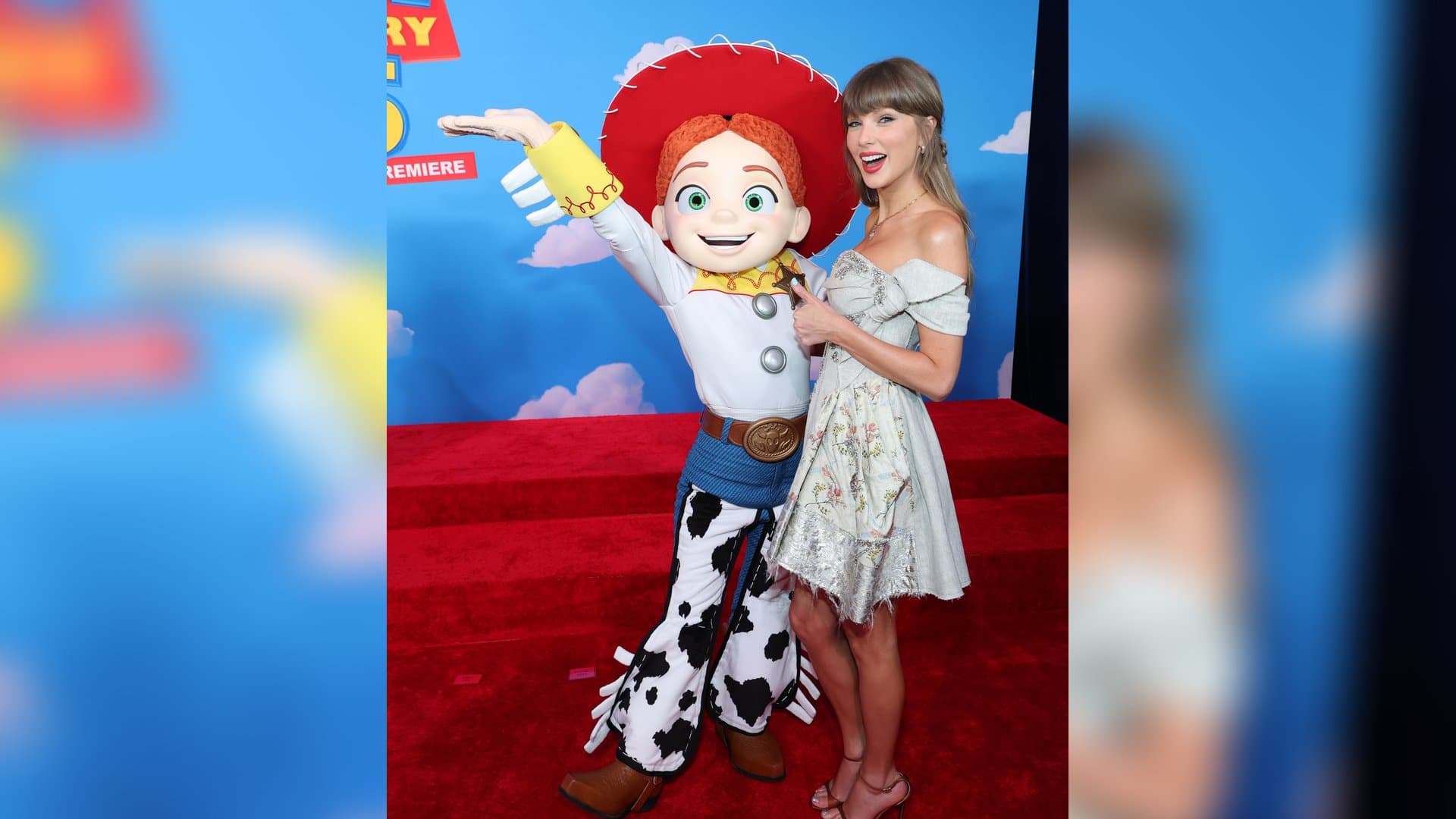 Taylor Swift hatte sichtlich Spaß bei der "Toy Story 5"-Premiere in Los Angeles.