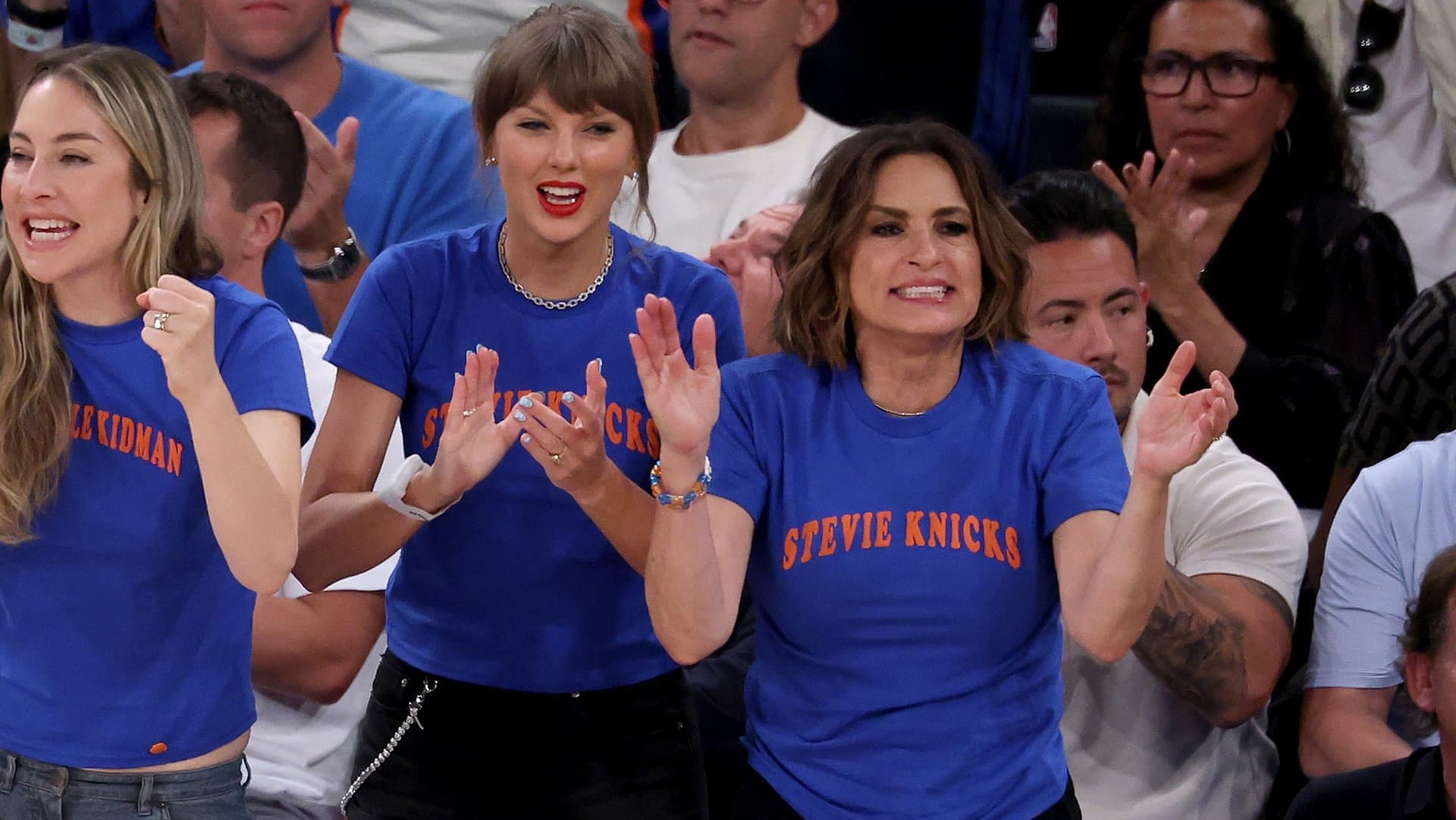 Im Madison Square Garden fieberten Taylor Swift und Mariska Hargitay mit den Knicks mit.