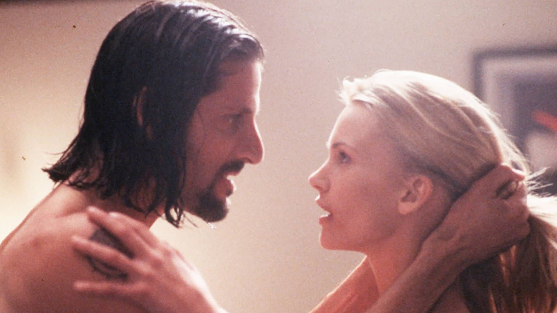 Anthony Guidera und Natasha Henstridge in "Species."
