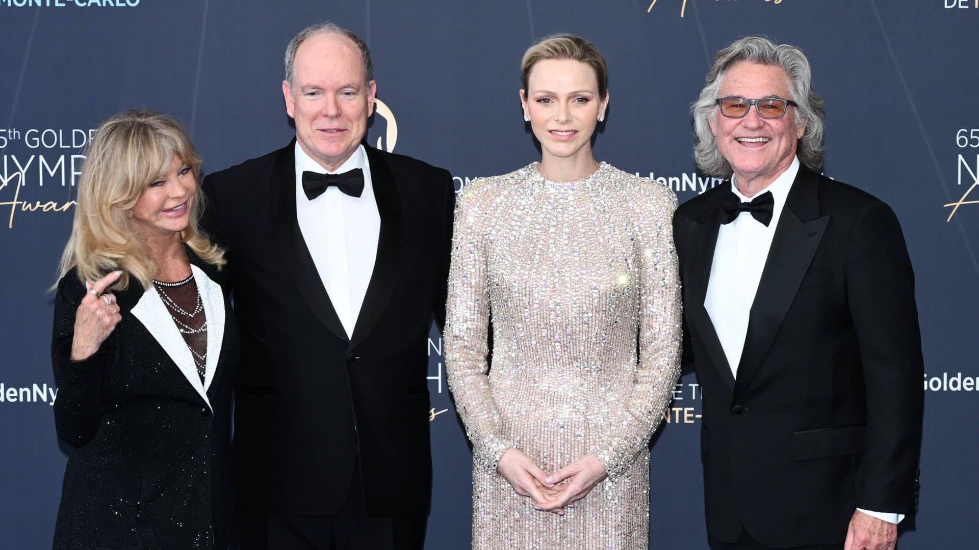 Monte-Carlo Television Festival: Goldie Hawn, Prince Albert, Princess Charlène and Kurt Russell together on the red carpet.