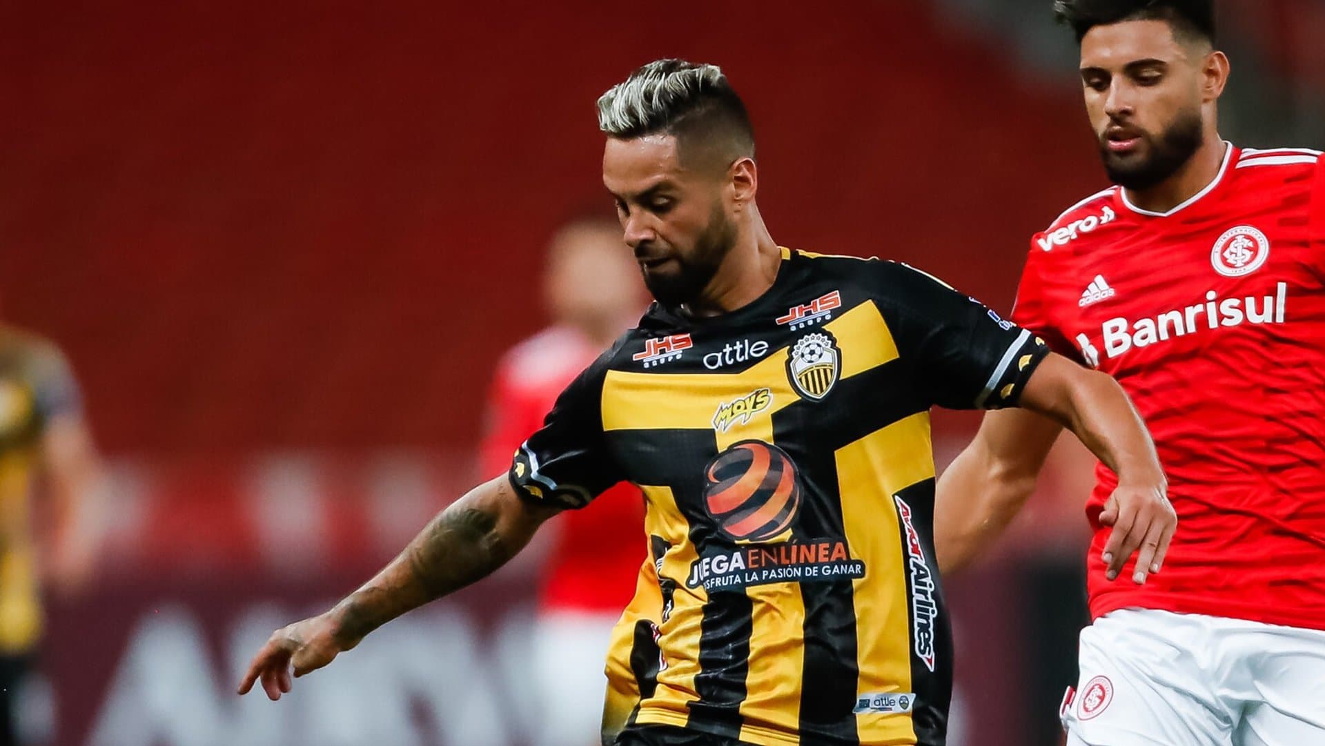 Trauert um seine Frau und seine beiden Kinder: Fußball-Profi Lucas Trejo.
