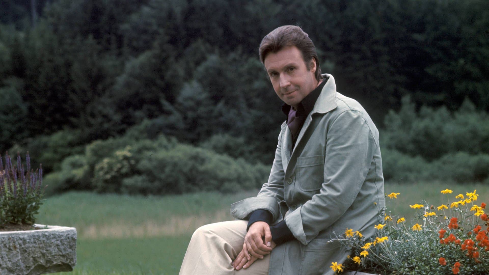 Peter Alexander shaped the German-language entertainment industry for decades as a singer, actor and show star.