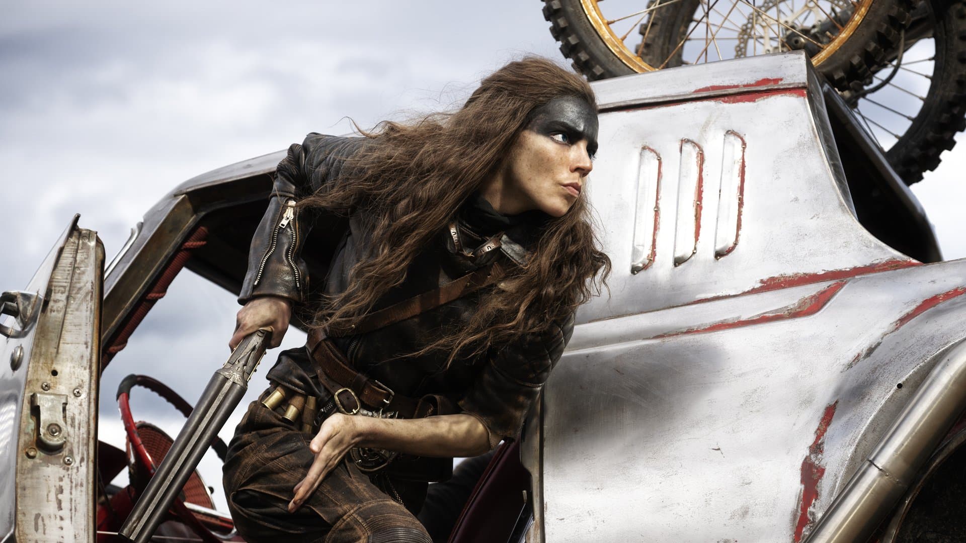 "Furiosa: A Mad Max Saga": Furiosa (Anya Taylor-Joy) defends herself by any means necessary.