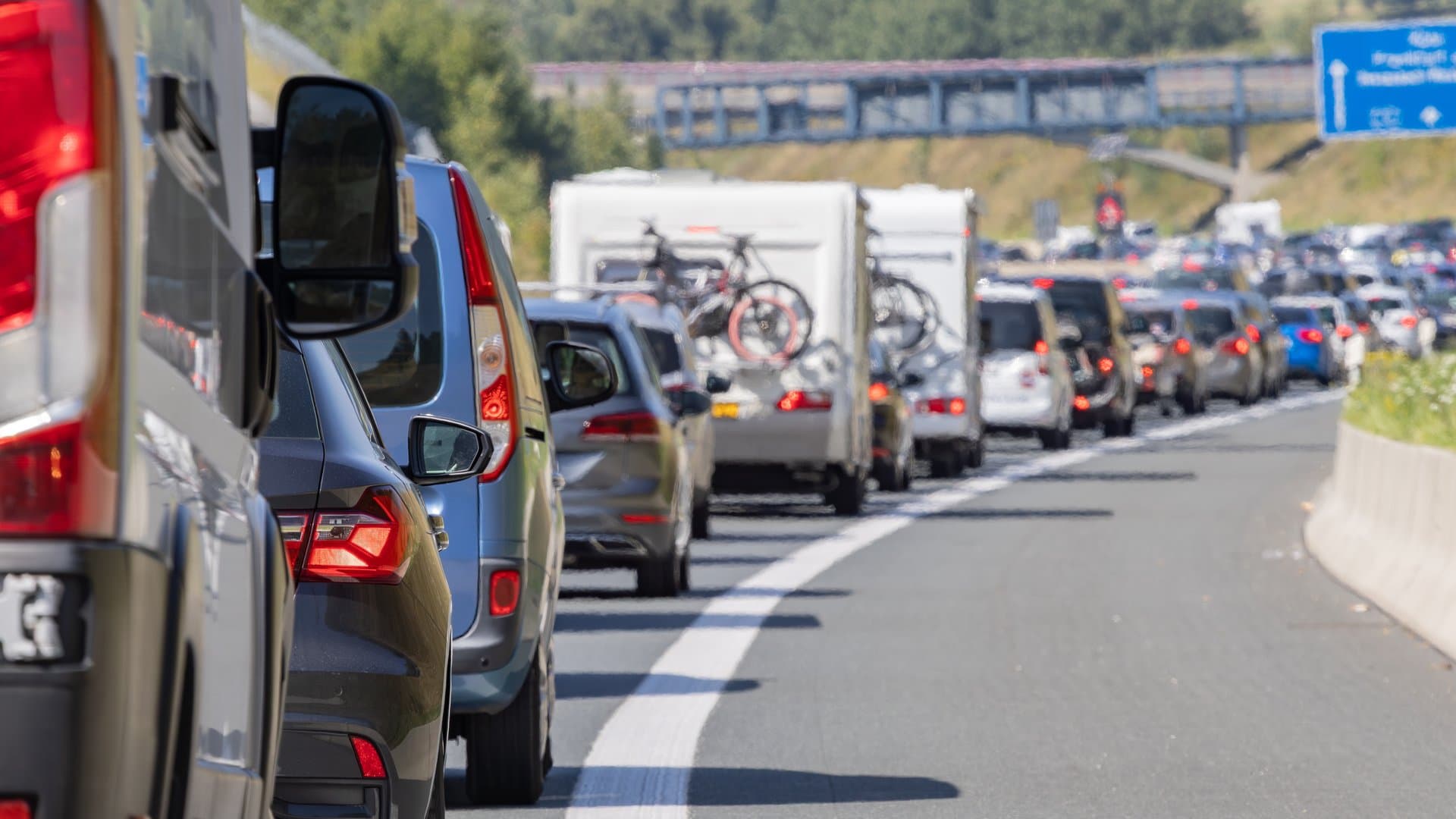 Wer zu den Hauptstoßzeiten Richtung Süden fährt, muss am Wochenende mit Wartezeiten rechnen.