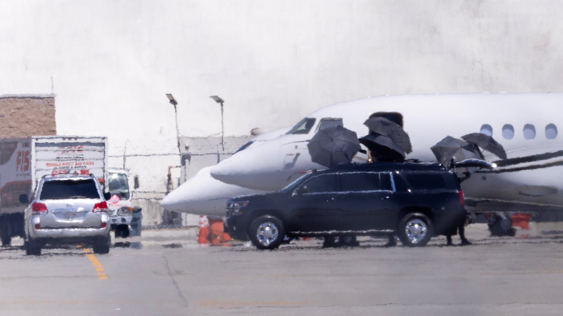 Taylor Swift and Travis Kelce landed in California on Thursday.