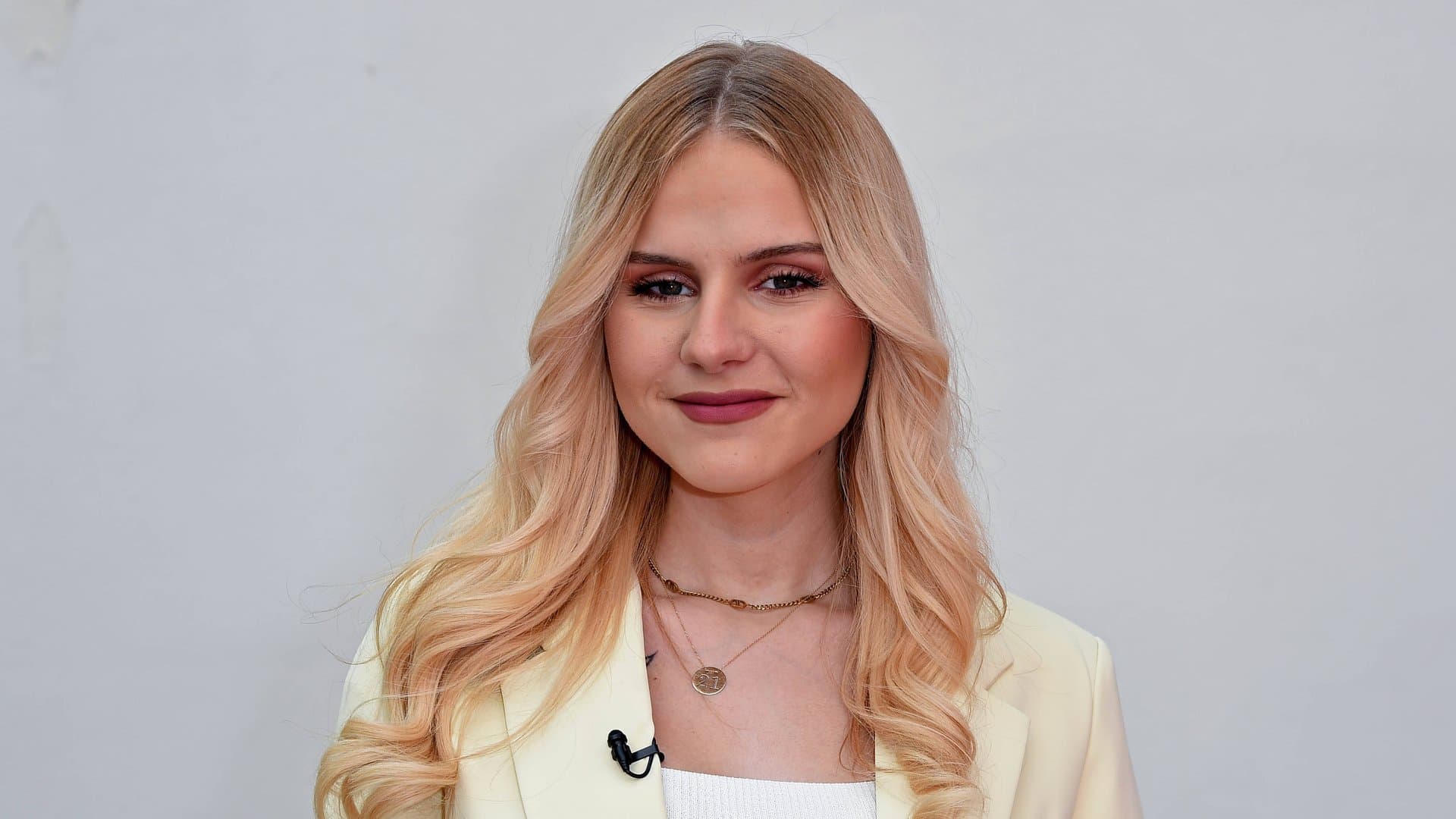 Estefania Wollny confirms on Instagram that she is in a relationship again.