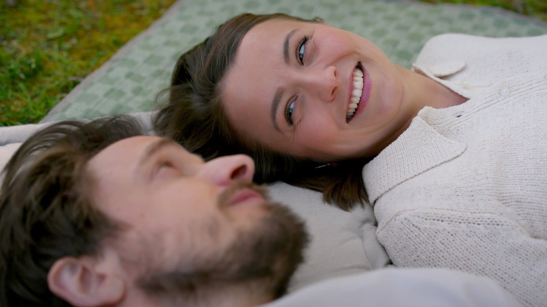 "Alles was zählt" Thilo (l.) und Lucie kommen sich näher.