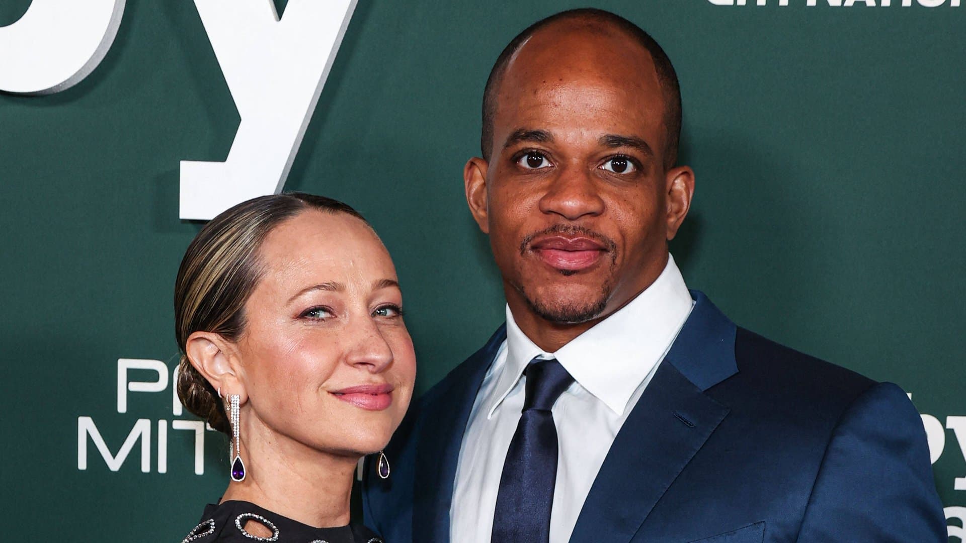 Jennifer Meyer und Geoffrey Ogunlesi feierten im November 2023 ihre Red-Carpet-Premiere als Paar. 2024 erfolgte die Verlobung.