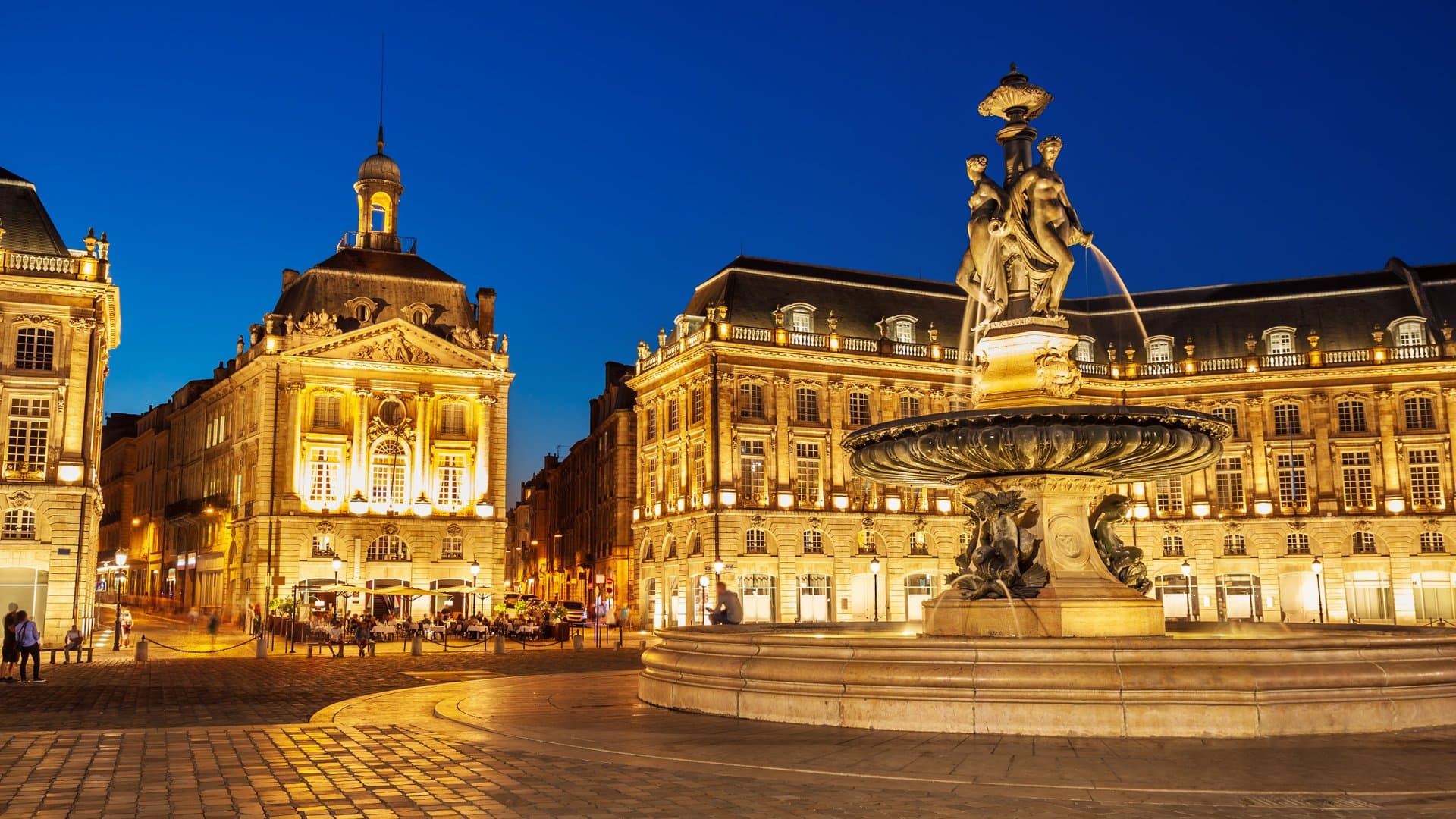 Bordeaux ist weltweit für seinen Wein bekannt.